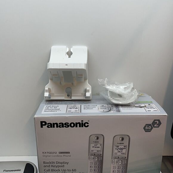Panasonic KX-TGD212N Dect 6.0 Plus 2-Handset‎ Expandable Digital Cordless Phone - Picture 4 of 6